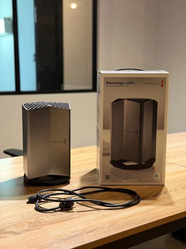 Blackmagic eGPU (AMD RX 580, Thunderbolt 3 External GPU)