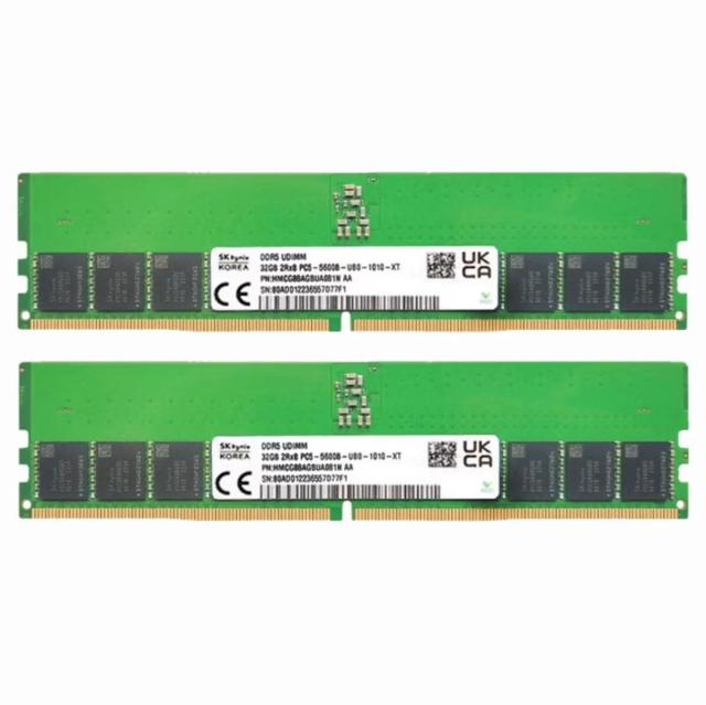 SK hynix HMCG88AGBUA081N 32GB DDR5-5600 UDIMM 2Rx8 modules with label