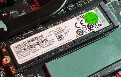 Samsung MZVLC2T0HBLD-00BH1 2TB SSD