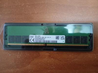 SK Hynix HMCG88AEBUA084N 32GB