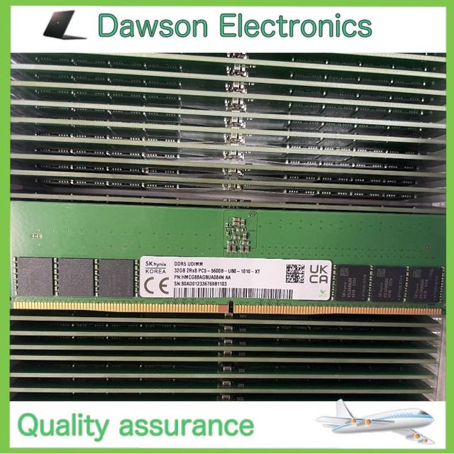 SK hynix HMCG88AGBUA084N 32GB DDR5-5600 UDIMM 2Rx8 module with label