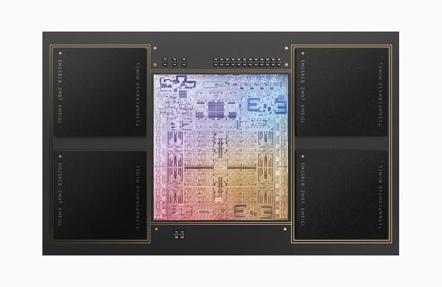 Apple M1 Max chip package (32-core GPU configuration)