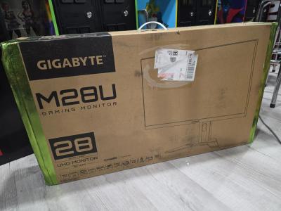 Gigabyte M28U (28-Inch 4K IPS/144Hz/1ms MPRT/94% DCI-P3/HDR400/USB-C 65W with KVM)