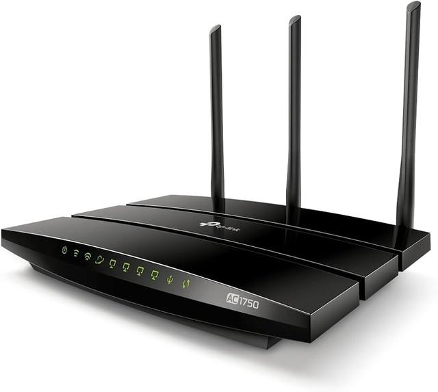 TP-Link Archer C7 AC1750 dual-band router with three antennas