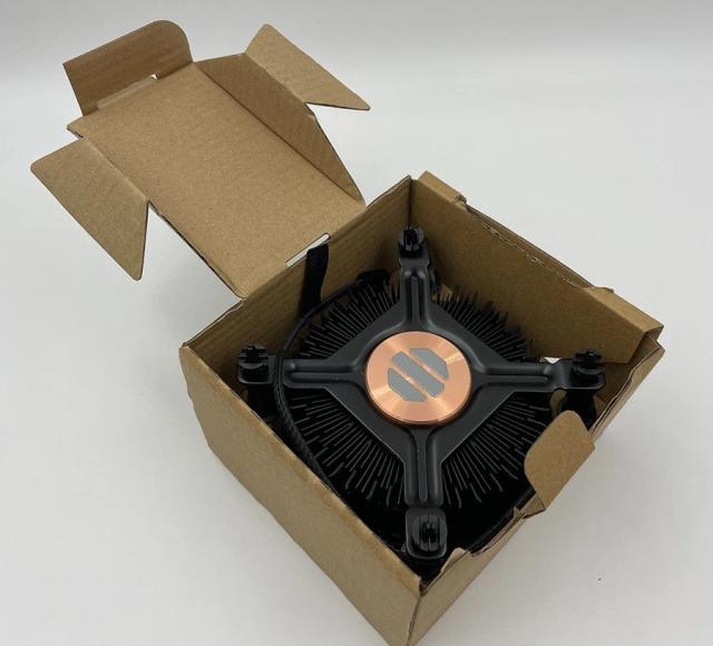 Intel Laminar RM1 stock CPU cooler for LGA1700